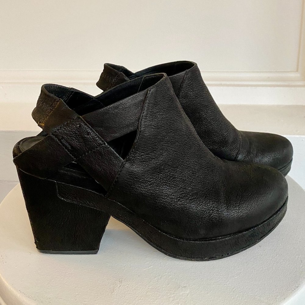 Eileen Fisher pebbled leather platform mules